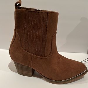 New With Tags Brown Solita Western Boots 6